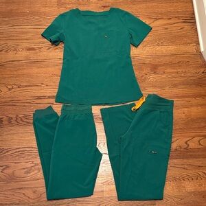 Poppy Green Women's Scrub Set